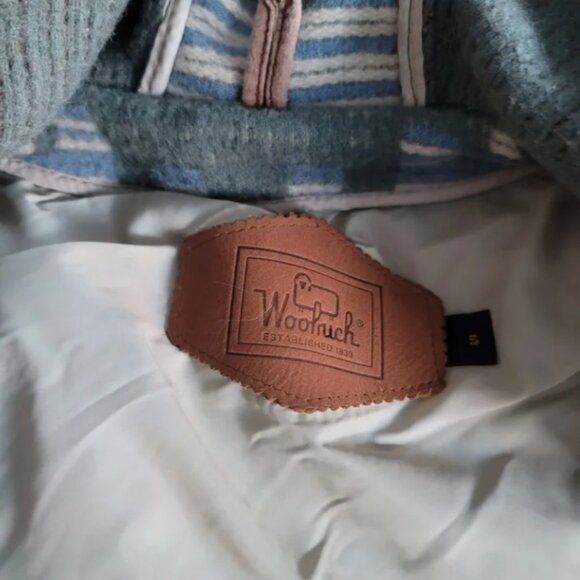 Woolrich Vintage Southwestern Hooded Coat - Picture 4 of 5